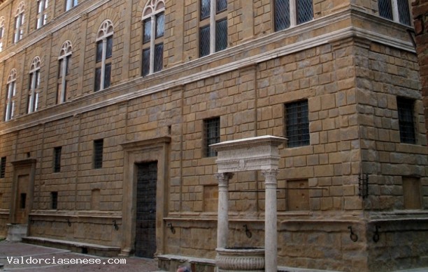 Palazzo Piccolomini